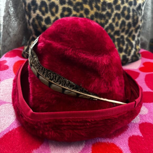 Vintage Red Gwenn Pennington Derby Hat with Feather 22" - Picture 2 of 8
